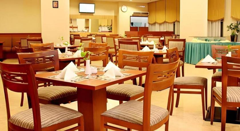 Hotel Bintang Wisata Mandiri Jakarta Extérieur photo